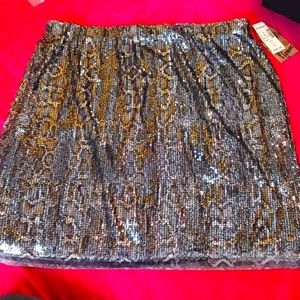 Wall Flower Silver and Gold Shimmer Skirt NWT